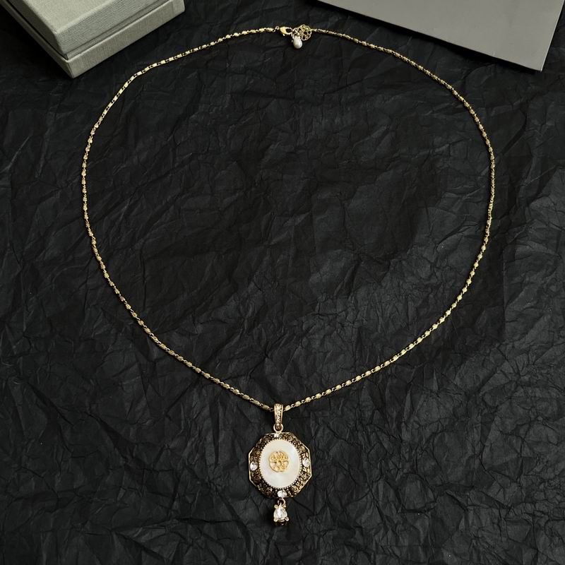 McQueen necklace 04yxh07